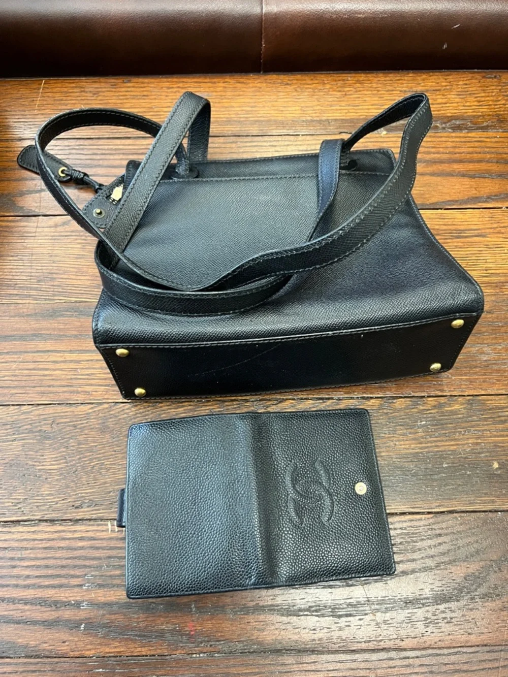 CAVIAR ZIPPER TOTE KELLY CHANEL BAG with Matching Card Holder - Picture 11 of 15